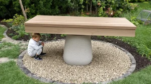 Cette fleur vivace facile d’entretien adore pousser sous une mangeoire et illumine tout le jardin